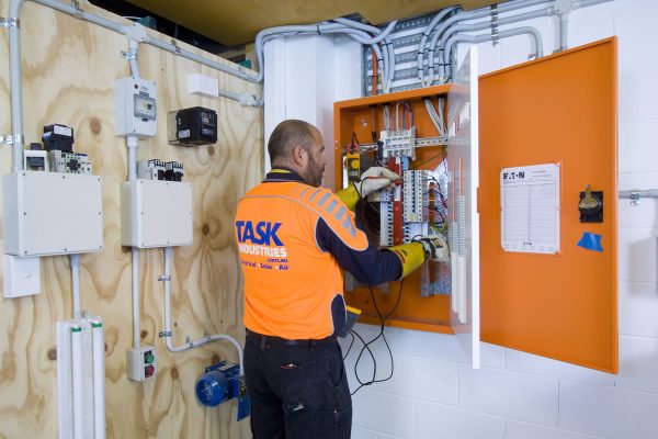 task-services-electrical-industrial-experienced-industrial-electricians